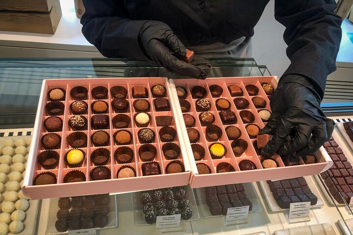 Award-Winning Geneva Chocolate &Old Town Tour (3h)