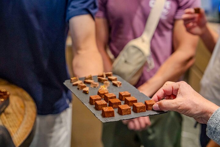 Award-Winning Geneva Chocolate &Old Town Tour (3h)