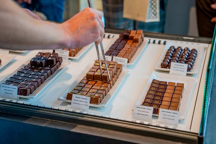 Award-Winning Geneva Chocolate &Old Town Tour (3h)