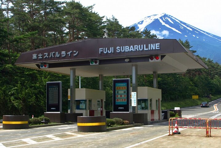 Mount Fuji Private Custom Tour with Local English Speaking Guide