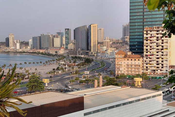 Two hours around the Angolan Capital