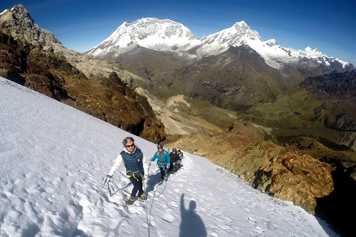 Nevado Mateo Full Day Climb in Huascarán National Park