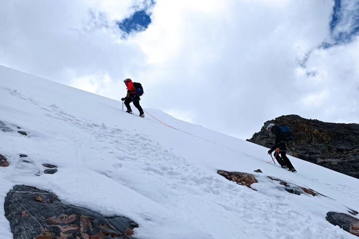 Nevado Mateo Full Day Climb in Huascarán National Park