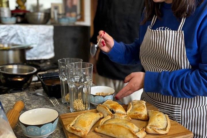 Punta Arenas : Typical Chilean Cooking Class + Chilean Wine