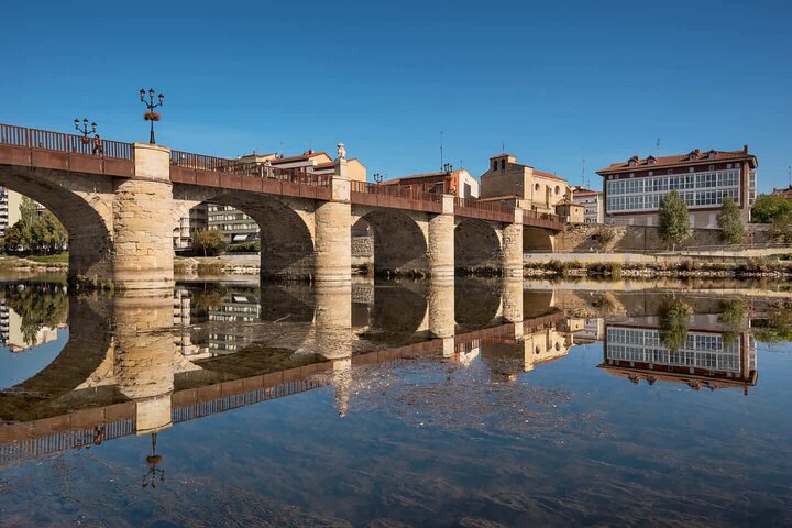 Hello Burgos: Private 2-Hour Intro City Walk with Local Guide