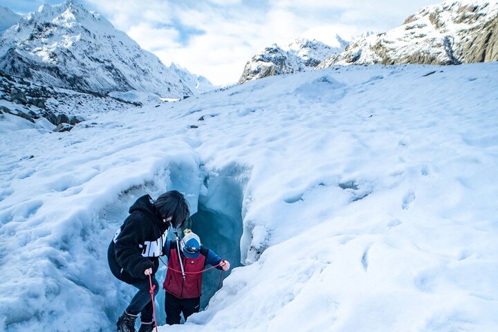 Mount Cook: 3-Hour Tasman Glacier Heli-Hike