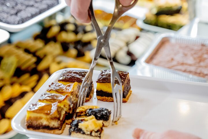 Modena Food Tour with Pasta and 10 Authentic Italian Tastings