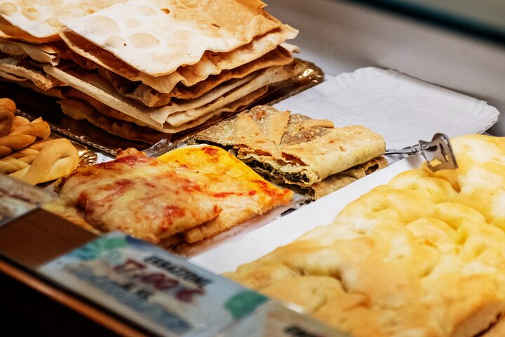 Modena Food Tour with Pasta and 10 Authentic Italian Tastings
