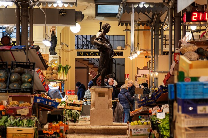 Modena Food Tour with Pasta and 10 Authentic Italian Tastings