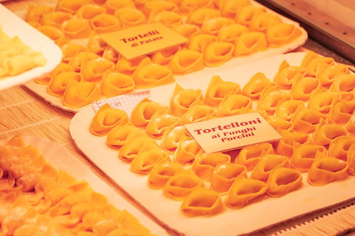 Modena Food Tour with Pasta and 10 Authentic Italian Tastings