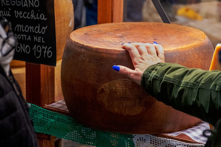 Modena Food Tour with Pasta and 10 Authentic Italian Tastings