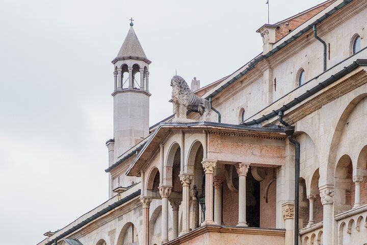Modena Food Tour with Pasta and 10 Authentic Italian Tastings