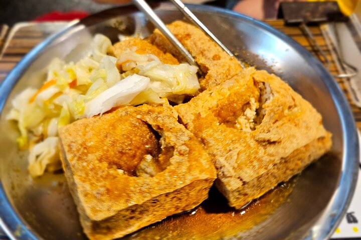 Taipei: Your First Day Food Tour with Locals & 12+ Tastings