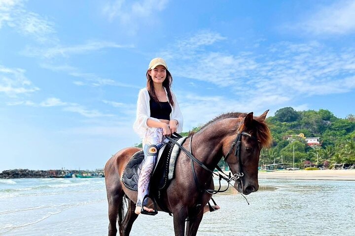 Hua Hin Beach and Trail Horseback Riding Experience
