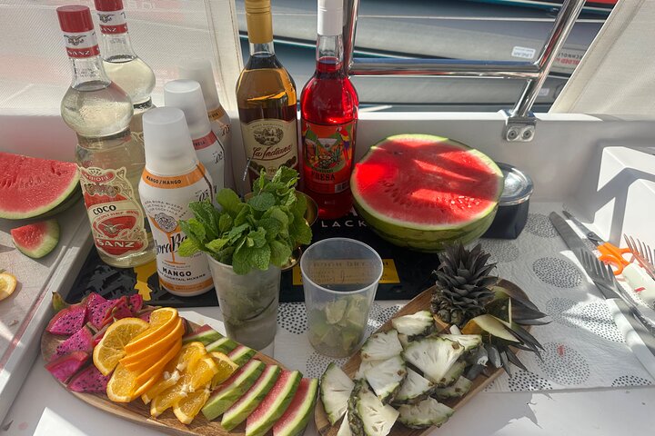 Gran Canaria Virgin Beaches Boat Tour with Food