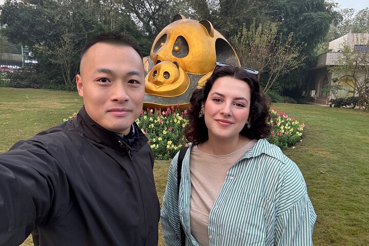 Private Chengdu Panda Base Tour with Hotel Pickup