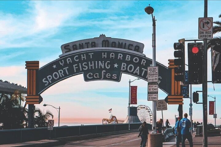 LA, Hollywood, Beverly Hills, and Beach Tour with Hotel Pickup