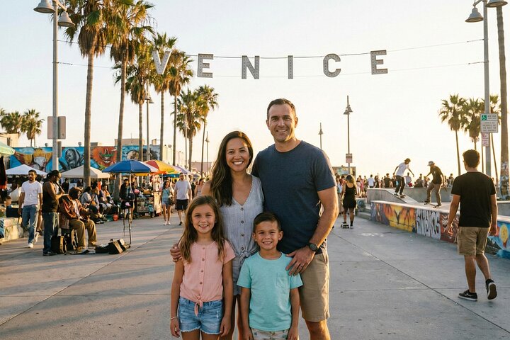 LA, Hollywood, Beverly Hills, and Beach Tour with Hotel Pickup