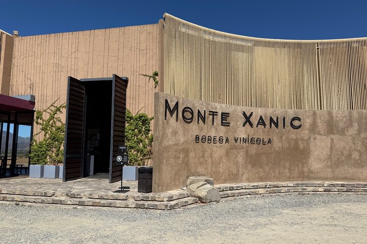 Private Deluxe Wine Tour to Valle de Guadalupe by Luxury Vehicle