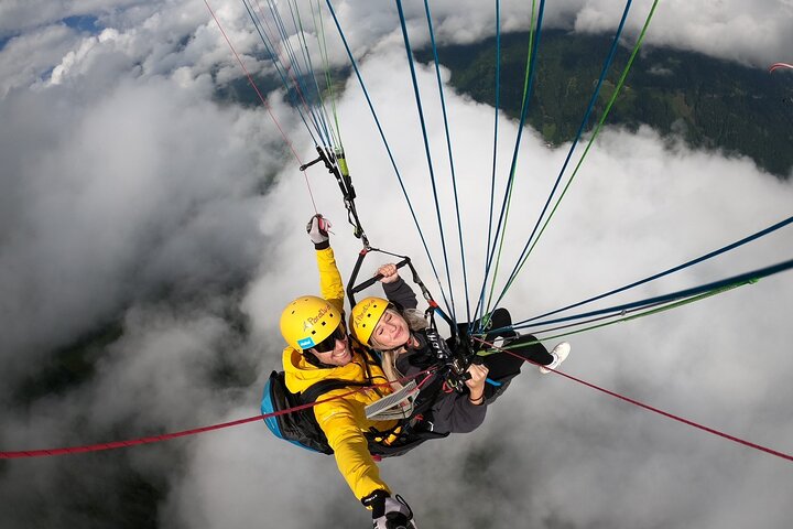 Paragliding Tandem with World Champion, Stubaital