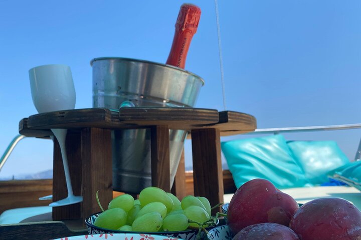 Private sunset boat tour to Ischia
