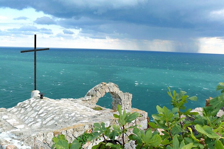Palace of Queen Maria Botanical Garden and Cape Kaliakra