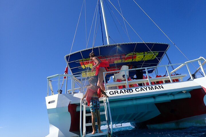 3-Stop Stingray City, Reef Snorkel & Starfish Point Tour