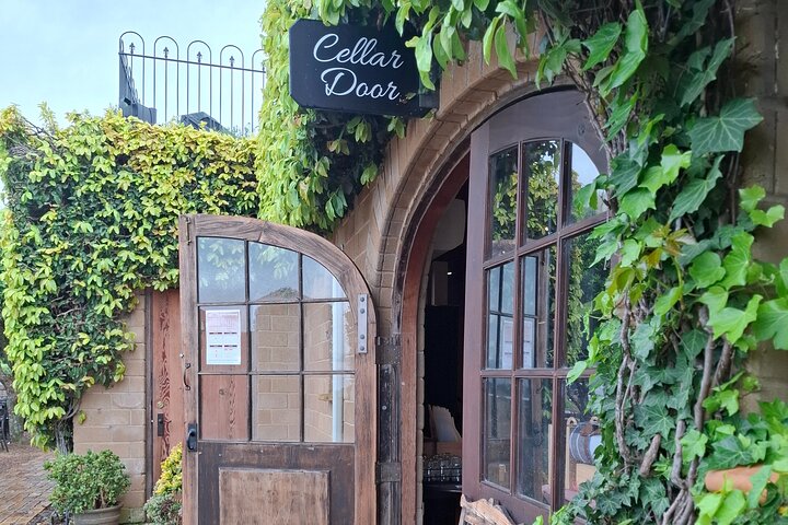 The Boutique Experience: Waiheke Best Cellar Tour (11 guests max)