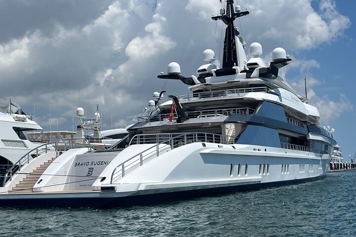 Narrated Boat Tour - Palm Beach Celebrity Homes and Local History