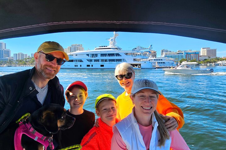 Narrated Boat Tour - Palm Beach Celebrity Homes and Local History