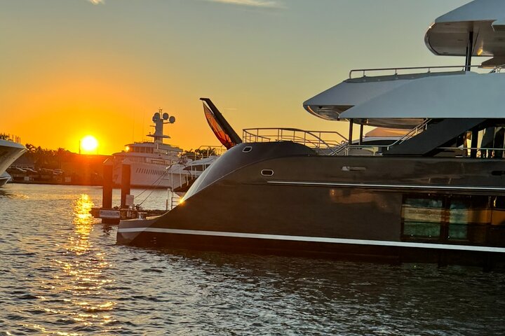 Mimosas, Mansions & Megayachts Tour