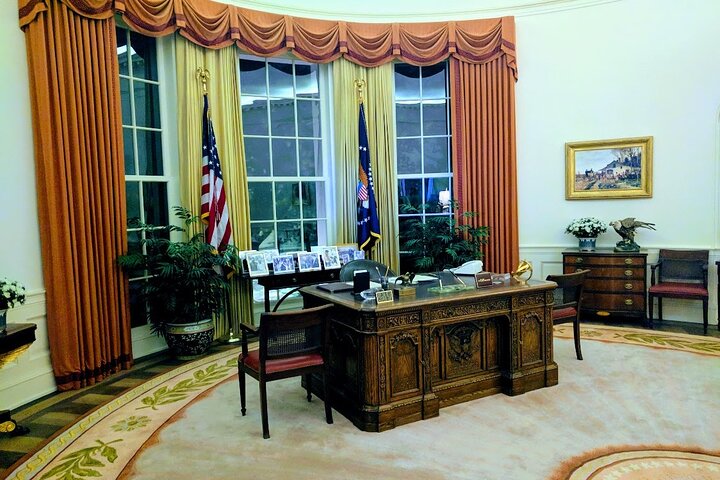 Ronald Reagan Presidential Library Tour with Hotel Pickup