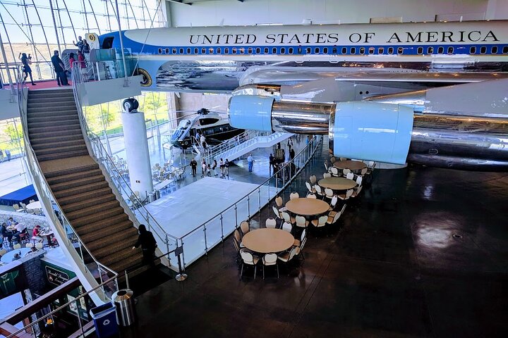Ronald Reagan Presidential Library Tour with Hotel Pickup