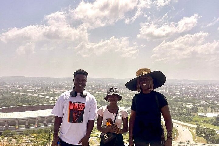 Abuja Wonderland Mountain Hike & Authentic Nigerian Breakfast