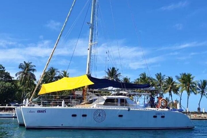Kota Kinabalu: Catamaran Snorkeling, Paddlebord, Kayak with Meal