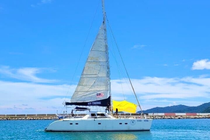 Kota Kinabalu: Catamaran Snorkeling, Paddlebord, Kayak with Meal