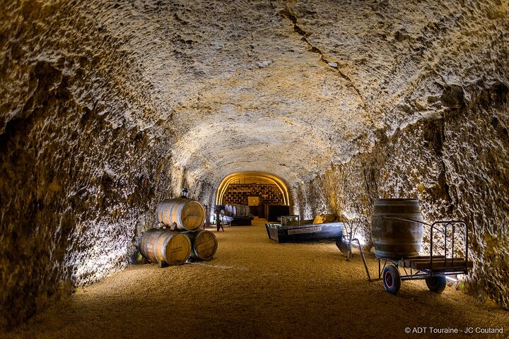"AMBACIA CELLARS", Tour and Wine Tasting in Amboise, Loire Valley