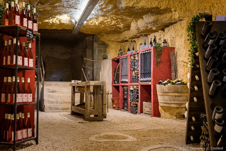 "AMBACIA CELLARS", Tour and Wine Tasting in Amboise, Loire Valley