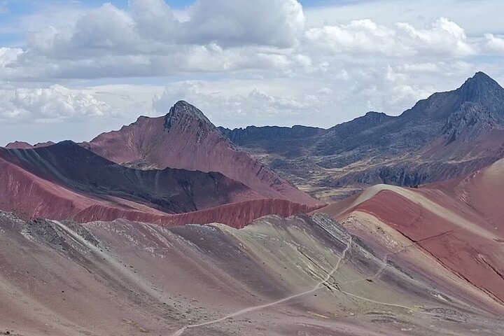 Rainbow Mountain Beat-the-Crowd, Small Group - 8:00 AM Departure