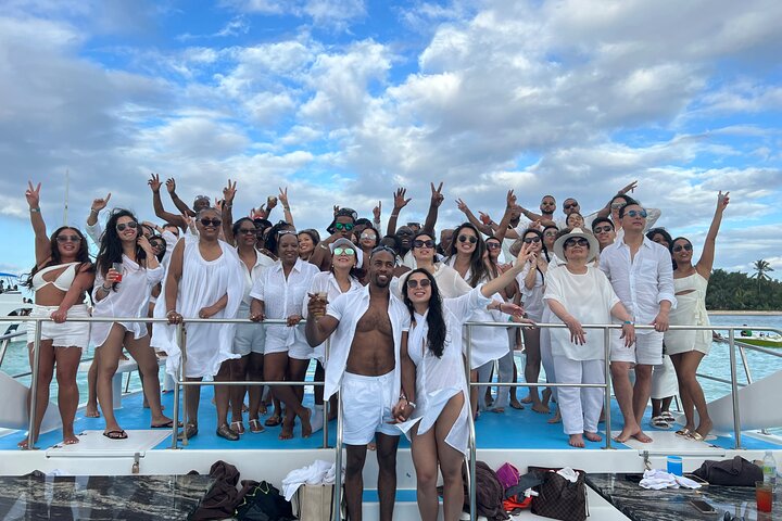 Sand-Bar Punta Cana Party Boat unlimited drinks, snorkeling Vibes