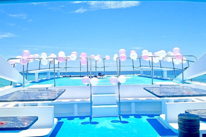 Sand-Bar Punta Cana Party Boat unlimited drinks, snorkeling Vibes