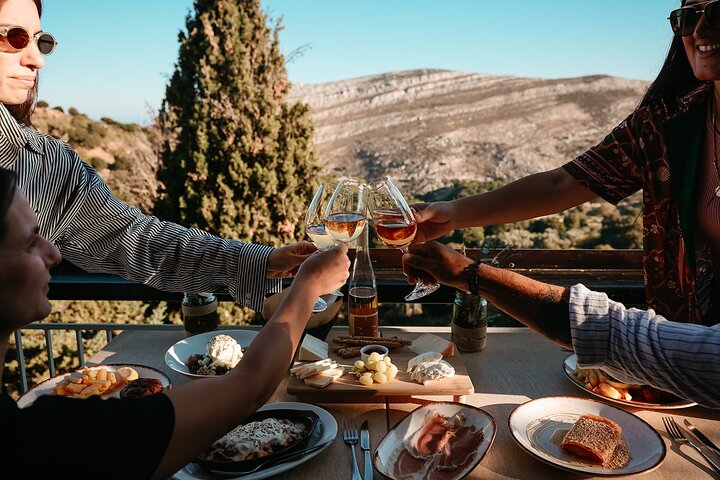 Unforgettable Naxos in 6 Hours: Villages, Tastings & Lunch