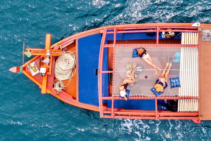 Ko Tao: Vintage Boat - Small Group Snorkeling Day Trip with Meals