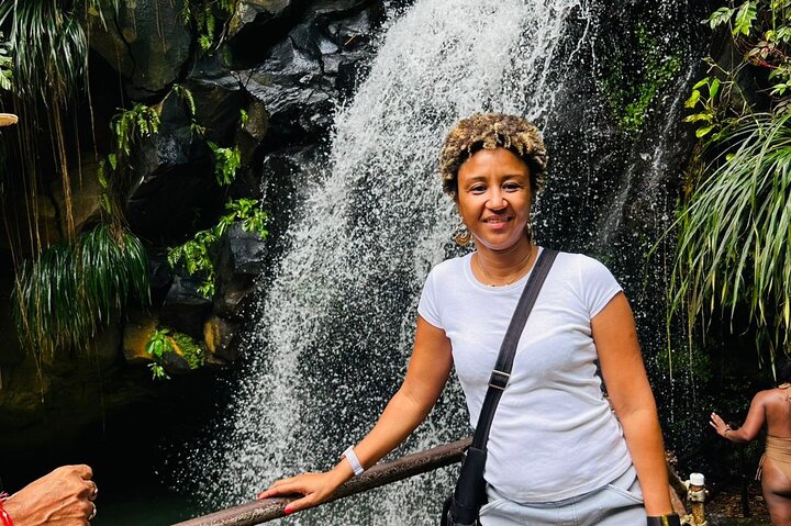 Grenada Highlights Half-Day Rum, Chocolate and Waterfall Tour