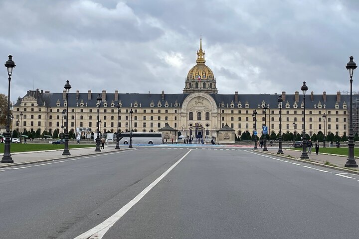 Paris with Love Private Guide and Driver