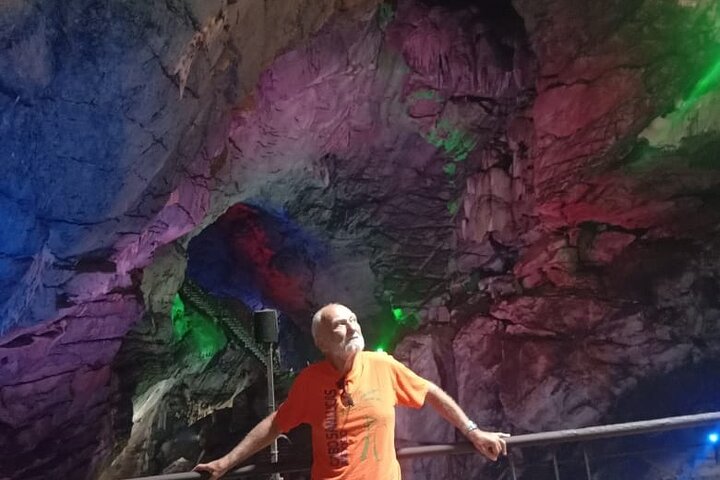 Vishakhapatnam Discovery with Borra Caves and Araku Valley