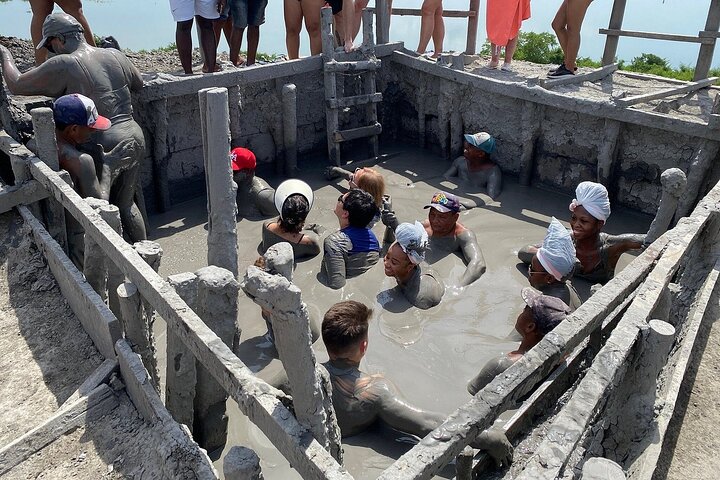 Tour to the Mud Volcano in Cartagena with Lunch