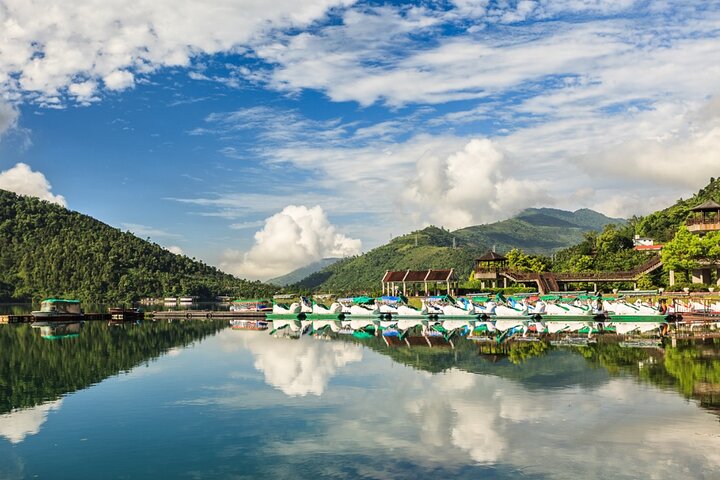 Hualien Tour in Qixingtan Beach, Liyu Lake, and Lintianshan Park