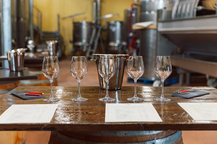 Premium Hunter Valley Wine Tour with 2-Course Lunch from Sydney