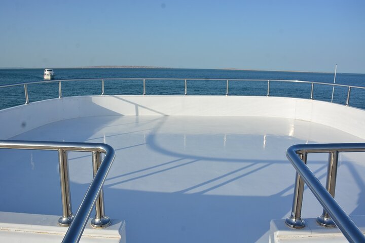 Luxury Cruise to Orange Bay and Hula Hula island Trip